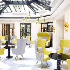 Отель Le Burgundy 5 Star ресепшен