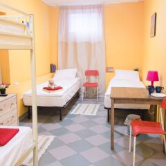 Hostel Linia Кровать в общем номере с двухъярусными кроватями