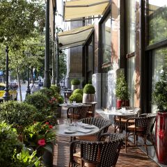 Отель Four Seasons Gresham Palace столовая на открытом воздухе