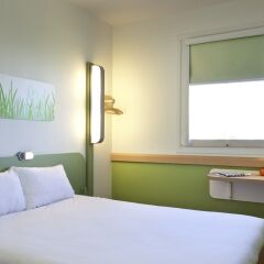 Отель ibis budget Antwerpen Centraal Station 2* Стандартный номер с двуспальной кроватью