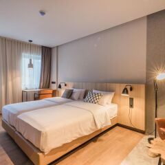 Urban Lodge Hotel 4* Улучшенный номер с различными типами кроватей