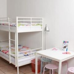 Brussel Hello Hostel Стандартный номер с 2 отдельными кроватями (общая ванная комната) фото 4