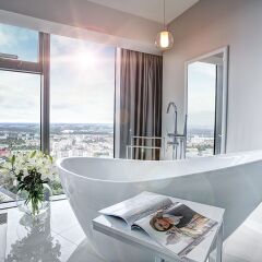 Отель Apartamenty Sky Tower Улучшенные апартаменты с различными типами кроватей фото 2