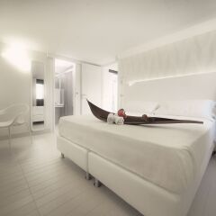Q Hotel 3* Люкс с разными типами кроватей
