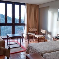 Отель Parador De Sos Del Rey Catolico 4* Улучшенный номер