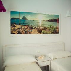 Хостел NWT SUNSET IBIZA Стандартный номер с 2 отдельными кроватями