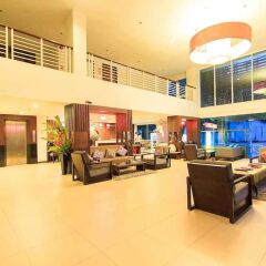 Отель The Kris Residence лобби фото 3