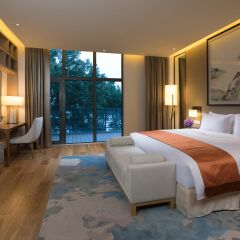 Отель Holiday Inn Kunshan Huaqiao 4* Улучшенный люкс с различными типами кроватей