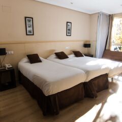 Отель Suites Feria de Madrid 4* Стандартный номер с различными типами кроватей