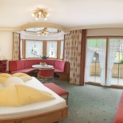 Отель Alpenjuwel Jäger 4* Люкс с различными типами кроватей