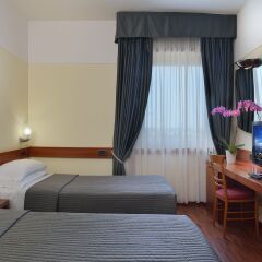 Hotel Bologna Airport 4* Стандартный номер с различными типами кроватей