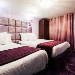Отель Hôtel DAlsace 3* Стандартный семейный номер с двуспальной кроватью