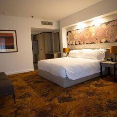 Отель Crowne Plaza Alice Springs Lasseters 4* Люкс повышенной комфортности с различными типами кроватей