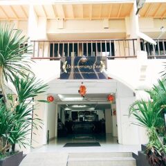Отель Boomerang Inn вид на фасад фото 2