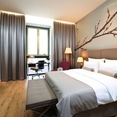 Отель Crowne Plaza Berlin - Potsdamer Platz 4* Улучшенный номер с различными типами кроватей