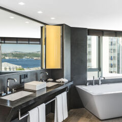 Отель Swissotel The Bosphorus Istanbul ванная фото 9