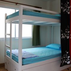 Ananas Phuket Hostel Кровать в мужском общем номере с двухъярусными кроватями