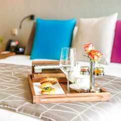 Отель Rixos Premium Dubai JBR обслуживание номеров-столовая