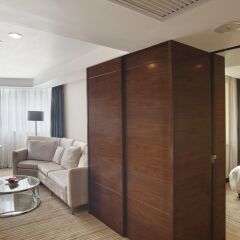 Отель Holiday Inn Donghua 4* Люкс