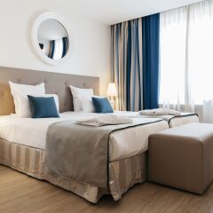 Отель Catalonia Grand Place 4* Улучшенный номер с различными типами кроватей
