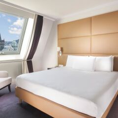 Отель Hilton Prague Old Town 5* Представительский люкс с различными типами кроватей фото 5