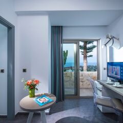 Отель Happy Cretan Suites 4* Улучшенный люкс с различными типами кроватей