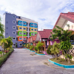 Отель Phaithong Sotel Resort вид на фасад фото 2
