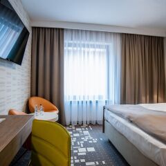 Q Hotel Plus Wroclaw 4* Улучшенный номер с различными типами кроватей