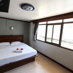 Отель The Little Mermaid Guesthouse & Restaurant 3* Стандартный номер двуспальная кровать
