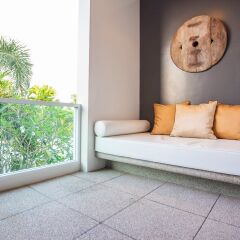 Отель Two Villas Holiday Oxygen Style Bangtao Beach балкон