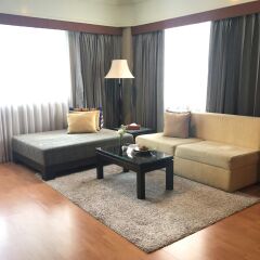 Отель Ramada Plaza by Wyndham Bangkok Menam Riverside 5* Люкс повышенной комфортности с различными типами кроватей