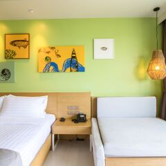 Отель Holiday Inn Resort Krabi Ao Nang Beach 4* Улучшенный номер с различными типами кроватей
