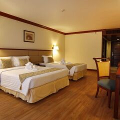 Отель Phuket Graceland Resort And Spa 4* Улучшенный номер с различными типами кроватей
