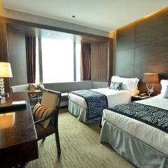 Peninsula Excelsior Hotel 4* Улучшенный номер с различными типами кроватей