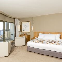 Отель Hilton Malta 5* Люкс с различными типами кроватей