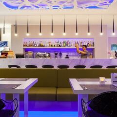 Отель Coral Inn гостиничный бар