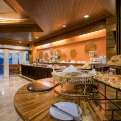 Отель Thavorn Beach Village Resort & Spa Phuket место для завтрака