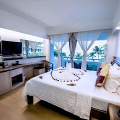 Отель The Bliss South Beach Patong фото 2
