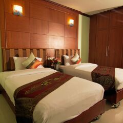 Отель Sky Suites 2* Улучшенный номер