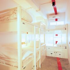 HQ hostel Silom Кровать в общем номере с двухъярусной кроватью