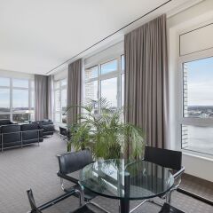 Отель Holiday Inn Hamburg 4* Люкс с различными типами кроватей