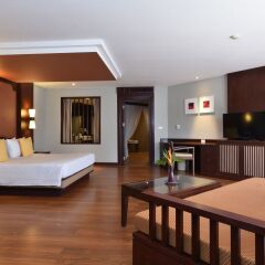 Отель Novotel Samui Resort Chaweng Beach Kandaburi 4* Улучшенный семейный номер с различными типами кроватей