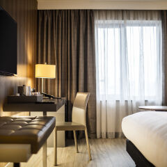 AC Hotel by Marriott, Manchester Salford Quays 4* Улучшенный номер с различными типами кроватей фото 2