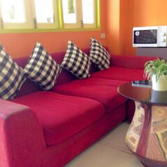 Отель Bt Inn Patong вестибюль