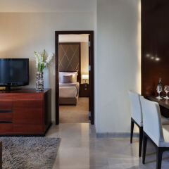 Crowne Plaza Tel Aviv Beach 3* Люкс повышенной комфортности с различными типами кроватей
