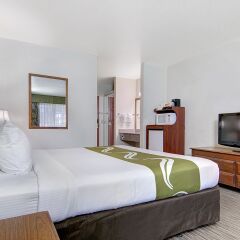 Отель Quality Inn 2* Стандартный номер с различными типами кроватей