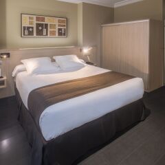 Hotel Serhs Rivoli Rambla 4* Улучшенный номер с различными типами кроватей