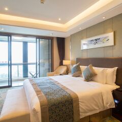 Отель Golden Tulip Suzhou Residence 4* Люкс с различными типами кроватей