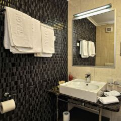 Tara Hotel раковина ванной комнаты