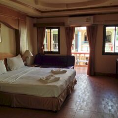 Отель Ruen Thai Guesthouse Patong жилая площадь фото 7